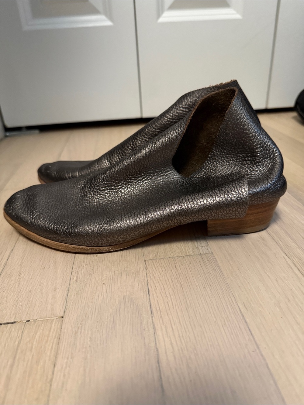 Sevilla Smith Women’s Gunmetal Gray Metallic Leather Slip-On Shoe Boots 39 - Picture 4 of 9